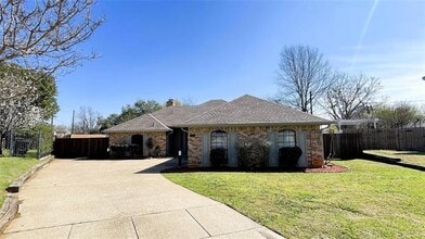 Building Photo - 6119 Kingswood Dr