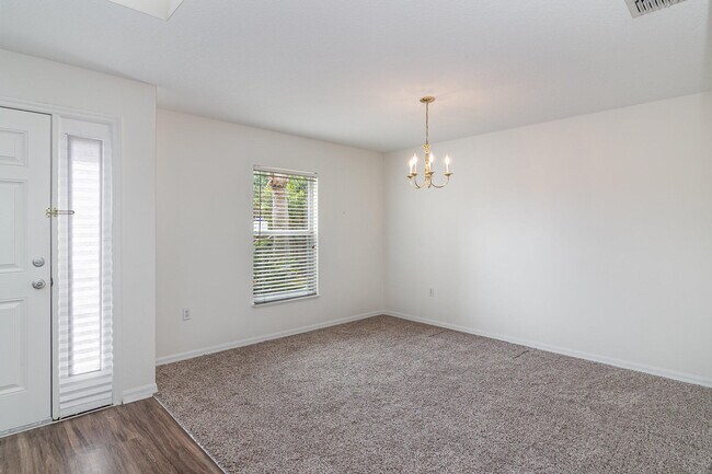Foto del edificio - 1611 Sawgrass Dr SW