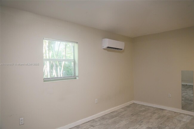 Foto del edificio - 47 Sidonia Ave