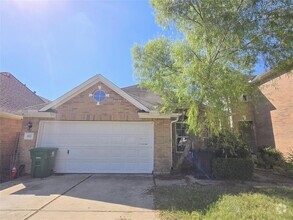 Building Photo - 811 Forest Hillside Ln