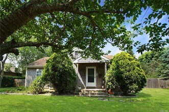 Building Photo - 21 Farmstead Ln