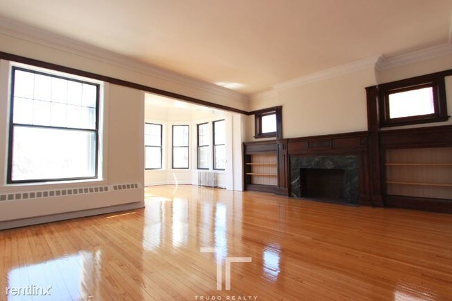 Foto del edificio - 3935 N Pine Grove Ave