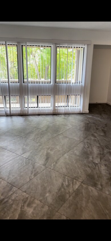 Foto del edificio - 481 Bradshaw E Ln