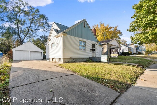 Building Photo - 4 br, 2 bath House - 1901 Iowa Street