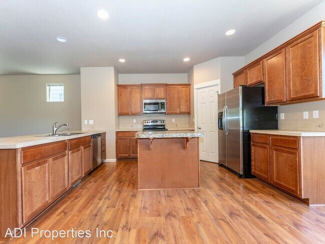 Building Photo - 4 br, 2.5 bath House - 20718 SW Sister Lane