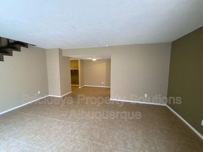 Building Photo - 8444 Spain Rd NE