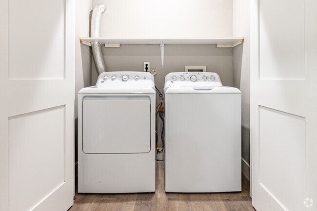 1236 W 37th Pl - Laundry - Tripalink