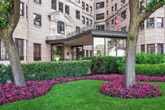 Primary Photo - 1400 N Lake Shore Dr