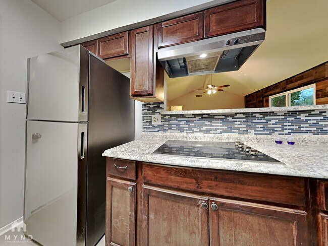 Foto del edificio - 6127 Heatherbrook Dr