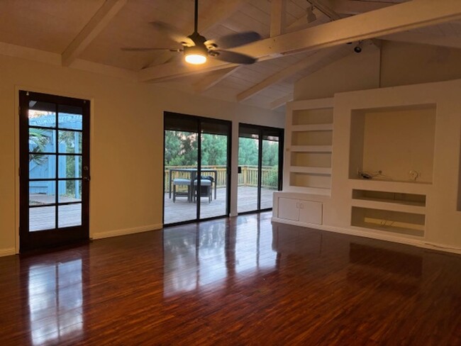 Foto del edificio - 2 Bedroom/2 Bathroom with Gorgeous Lanai a...