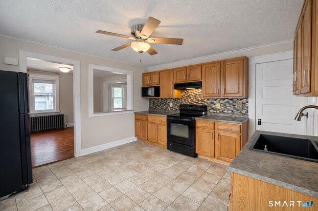 Foto del edificio - 557 Strong St