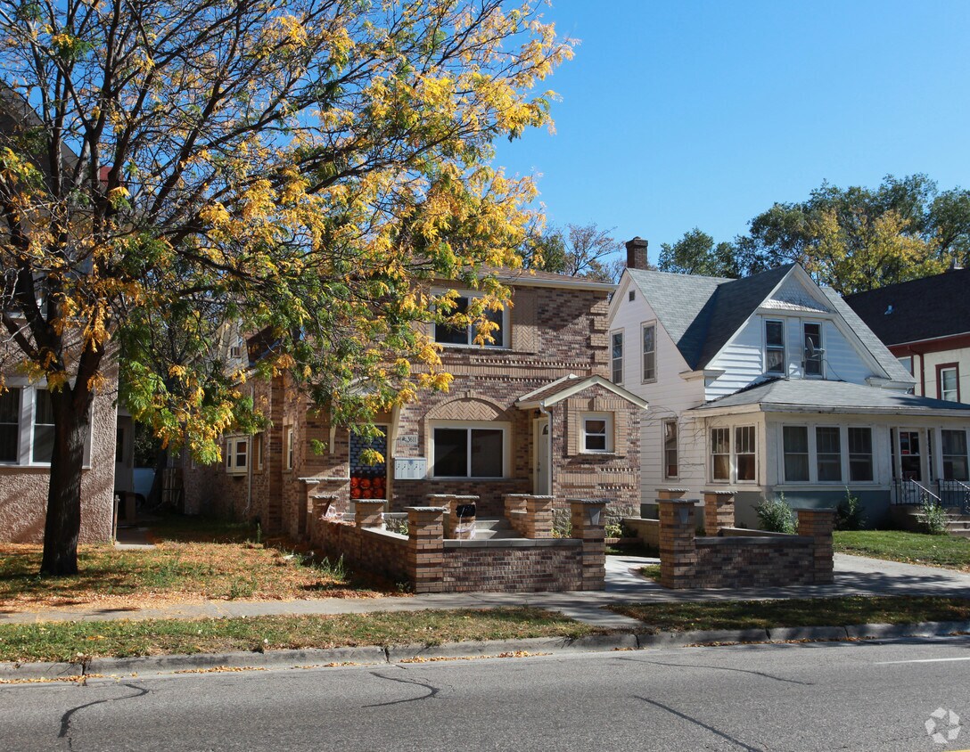 Foto del edificio - 3611 Cedar Ave S