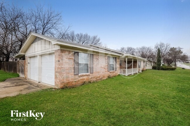 Building Photo - 3001 Rufe Snow Dr