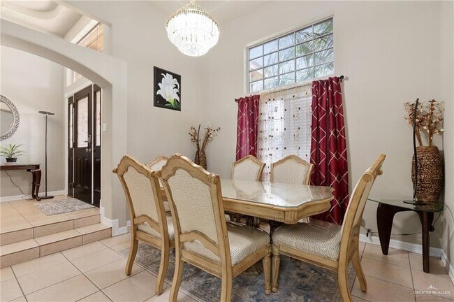 Building Photo - 1311 Ima St