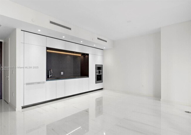 Foto del edificio - 300 Biscayne Blvd Way