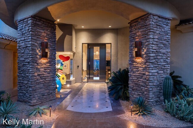 Building Photo - 4 br, 6 bath House - 6207 E Indian Bend RD