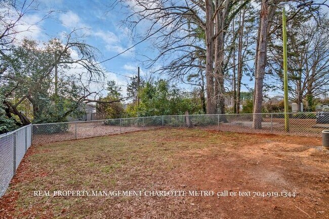 Foto del edificio - A Cozy Rock Hill Retreat Close to It All