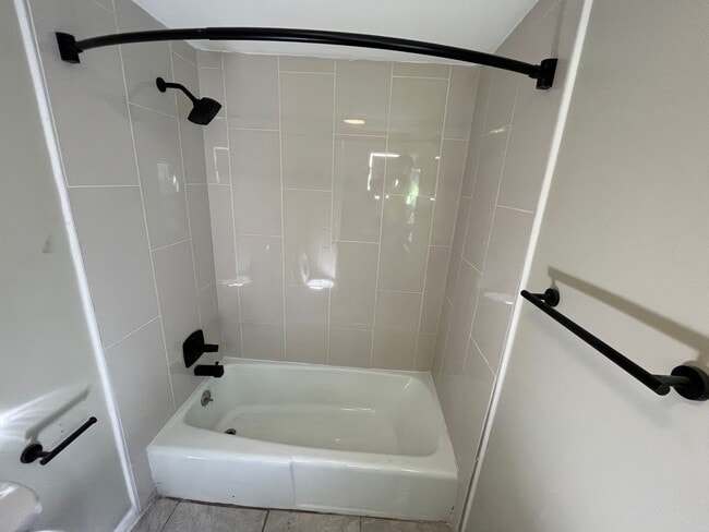 Foto del edificio - Ohio Ave, Trenton, NJ well-maintained 3-bedroom, 1-bath home