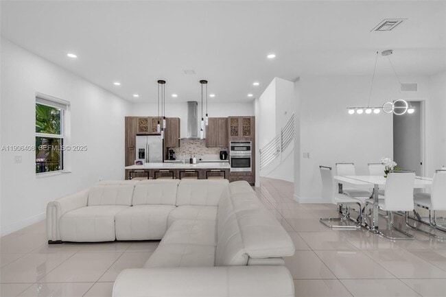 Building Photo - 15540 NW 88th Ave