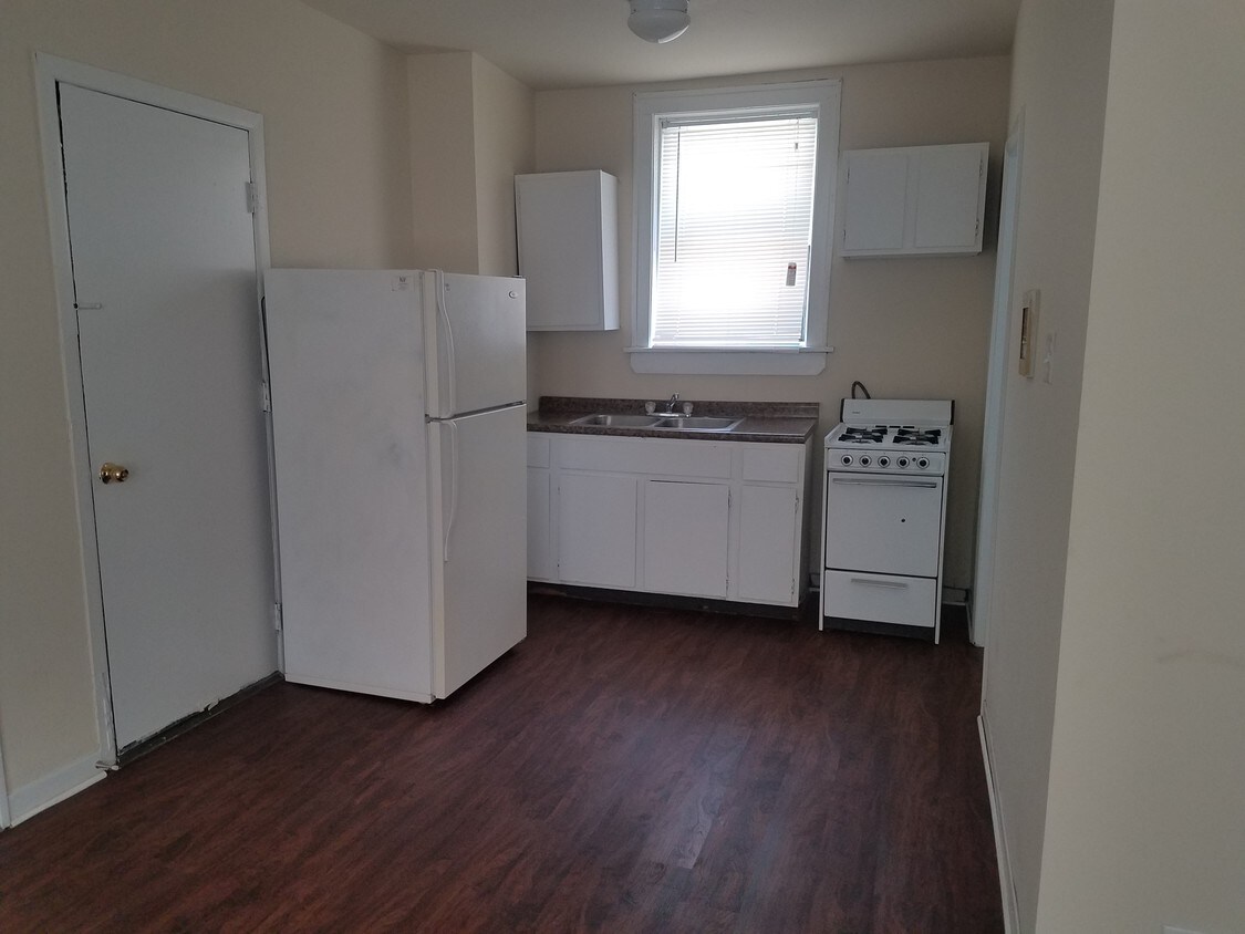 Foto principal - 5011 W Cermak Rd