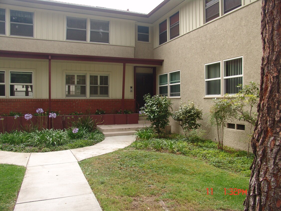 5817 Bowcroft St Unit 1, Los Angeles, CA 90016 Condo for Rent in Los