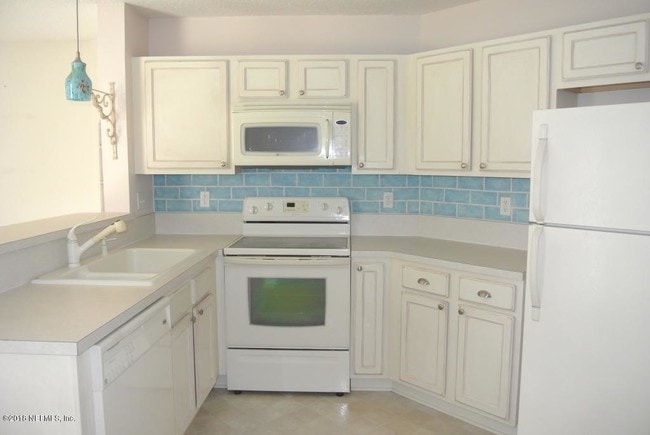 Building Photo - 1540 Vineland Cir