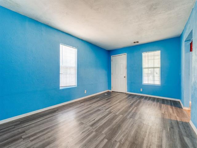Foto del edificio - 2442 St Clair St
