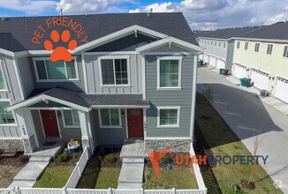 Building Photo - 1087 Emerald Pools Ln
