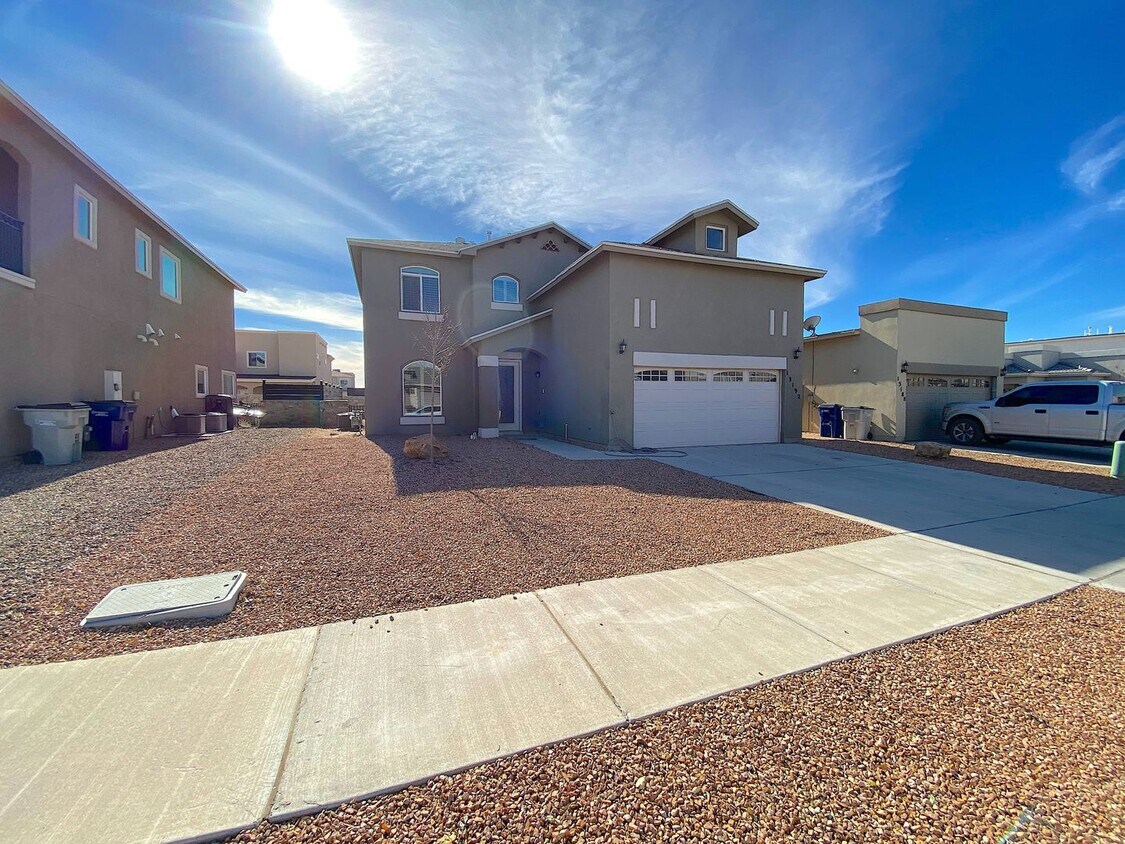 Foto principal - East El Paso 4 bed Refirg A/C