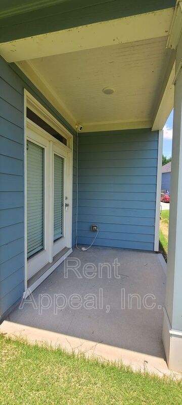 Building Photo - 1785 Maple Walk Cir SW