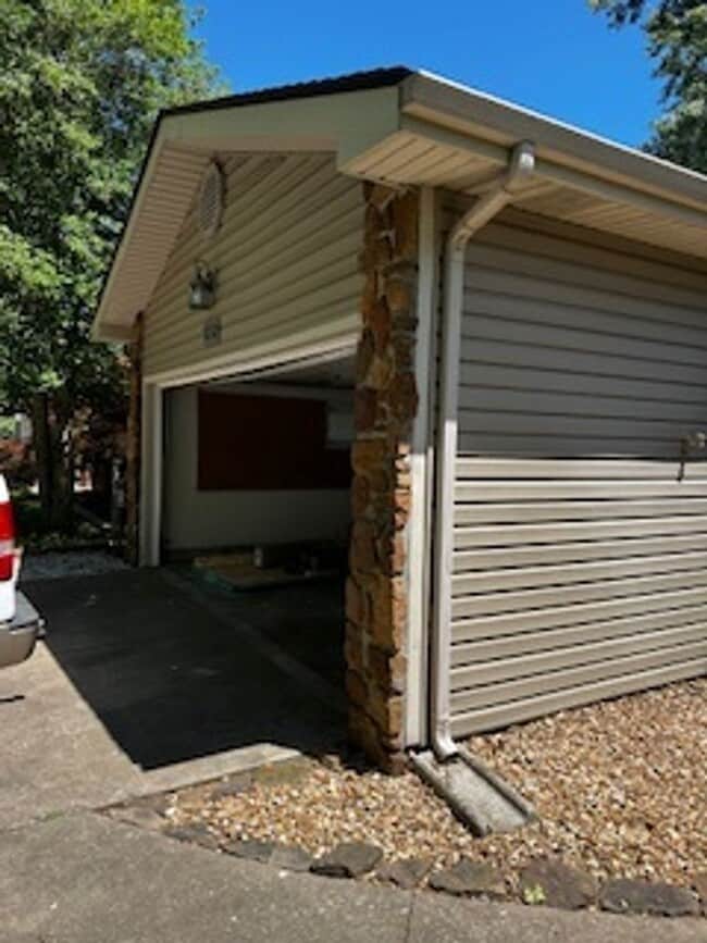 Building Photo - Fully Remodeled Home!