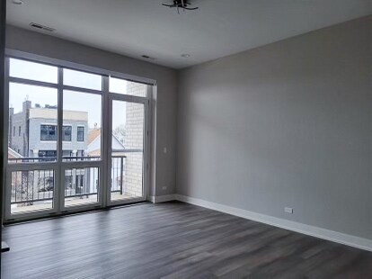 Foto del edificio - 2443 N Western Ave