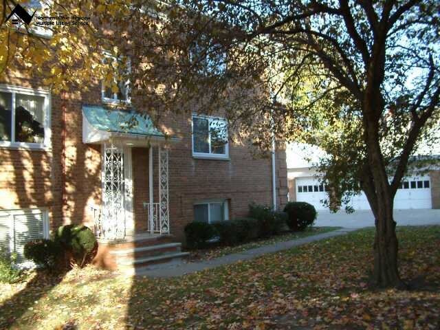Foto del edificio - 3735 Rocky River Dr