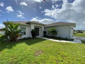 Building Photo - 2821 NW 6th Pl