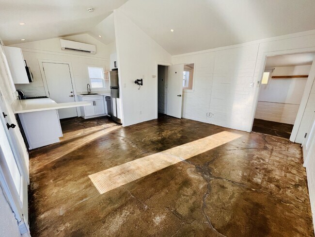 Foto del edificio - Adorable Studio Cabin near Joshua Tree Town Center