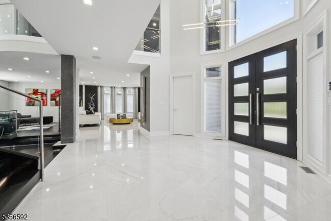Foto del edificio - 63 Roberts Rd