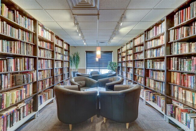 Foto del edificio - 100 Daly Blvd