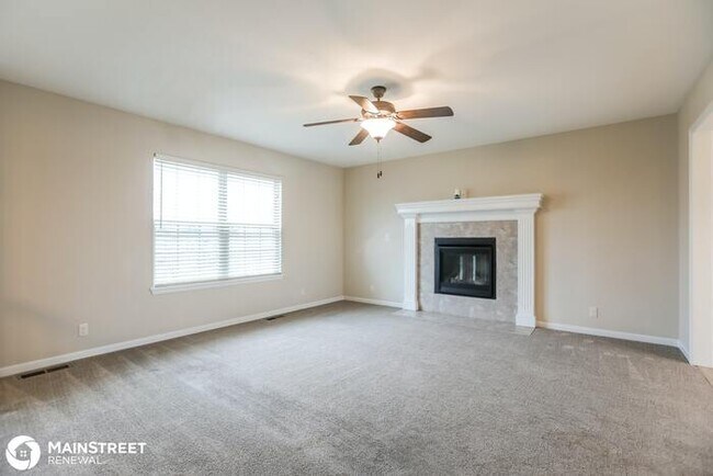 Building Photo - 523 Buffalo Dr, Raymore, MO 64083