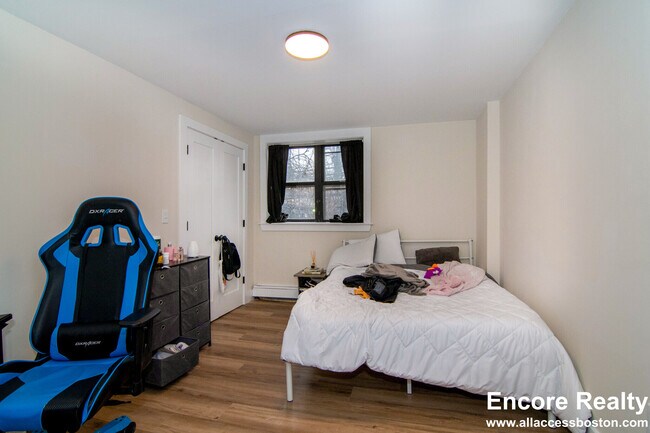 Foto del edificio - 448 Park Dr