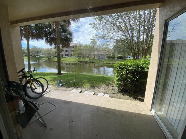 Foto del edificio - 14036 Fairway Island Dr