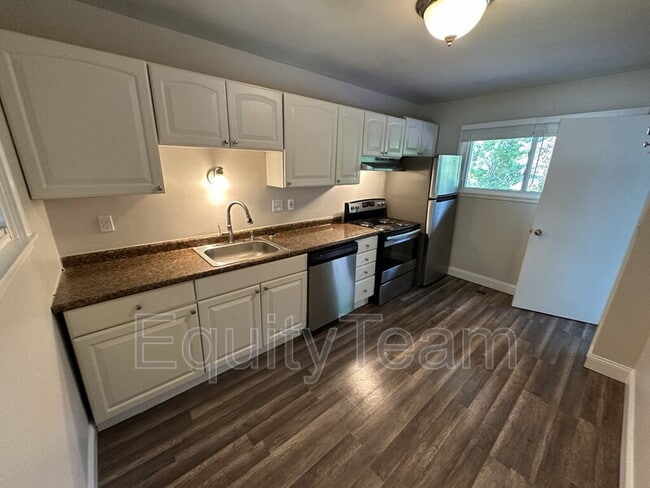 Foto del edificio - 7833 Kirkland Dr
