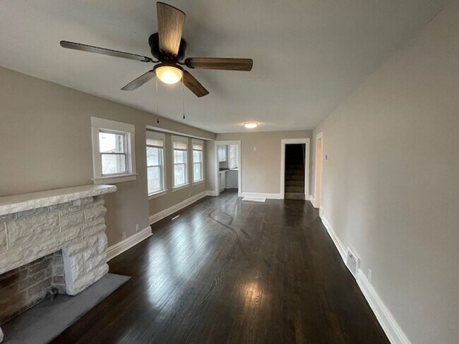 Foto del edificio - 3bd/1ba Home, Large Yard!! Half off 2nd Mo...