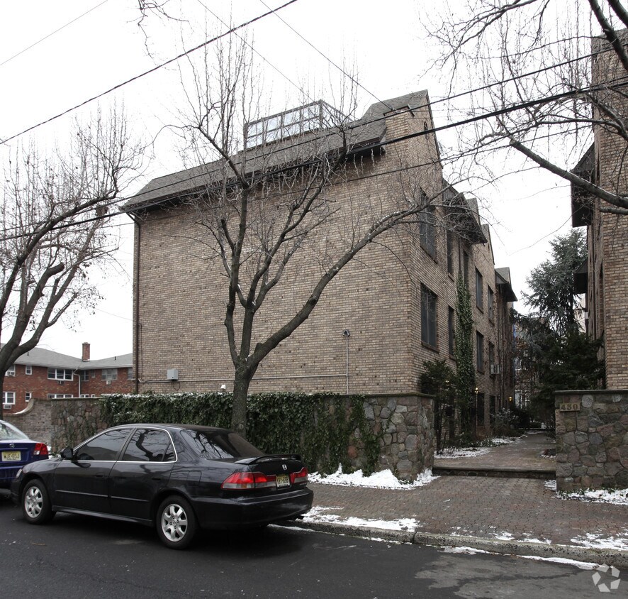 Foto del edificio - 430 Ogden Ave