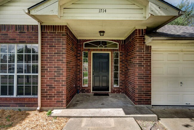 Foto del edificio - Beautiful 4 Bed, 2 Bath in a Great Location!