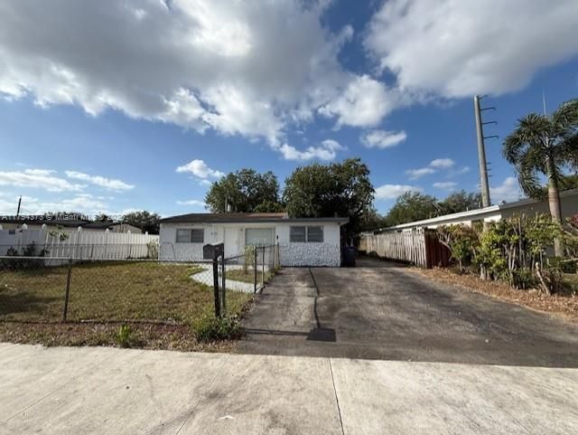 Foto principal - 6732 Atlanta St