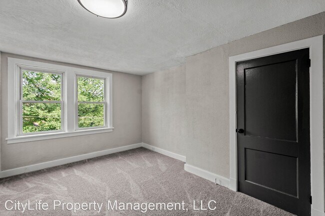 Foto del edificio - 2 br, 1 bath House - 2431 Woodward Avenue