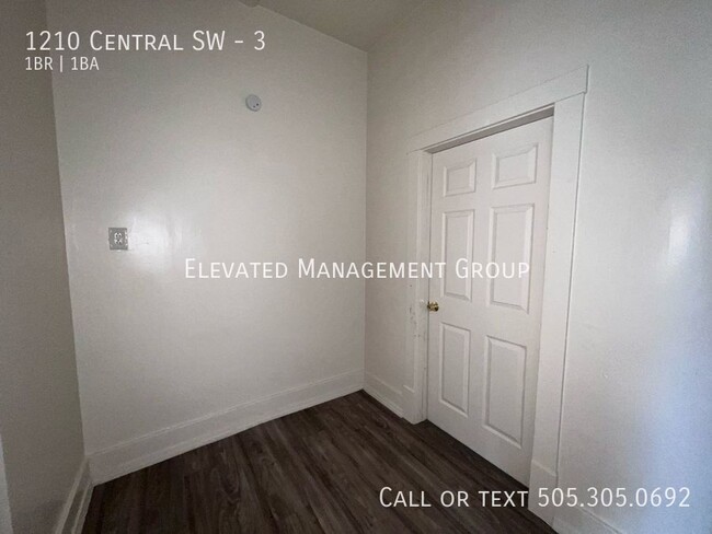 Foto del edificio - Charming One bedroom unit Ready for Move I...