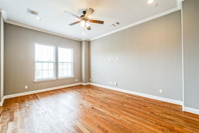 Foto del edificio - 929 W 19th St