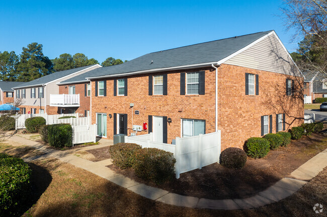 Building Photo - Woodland Creek Apartments