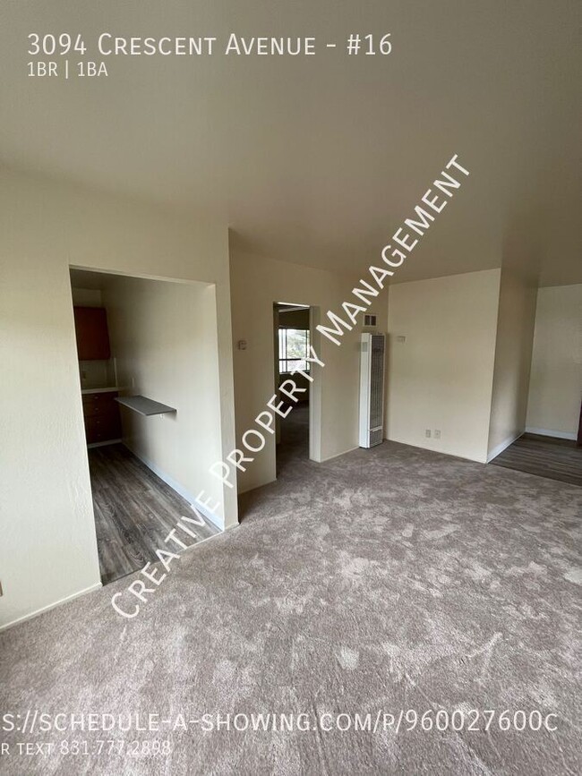 Foto del edificio - Centrally Located Studio Apartment in Mari...